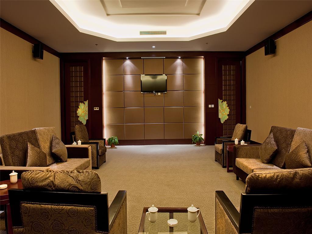 Golden Mountain International Hotel Laiyang Экстерьер фото