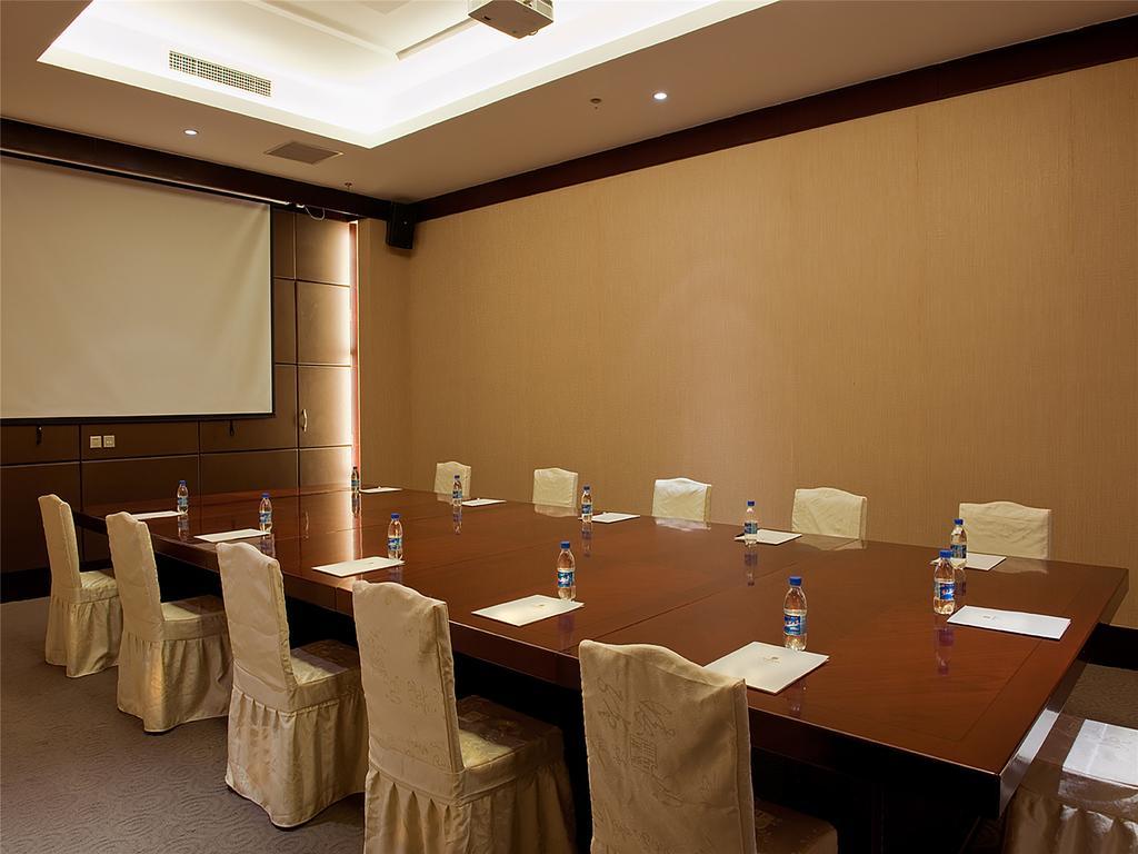 Golden Mountain International Hotel Laiyang Экстерьер фото